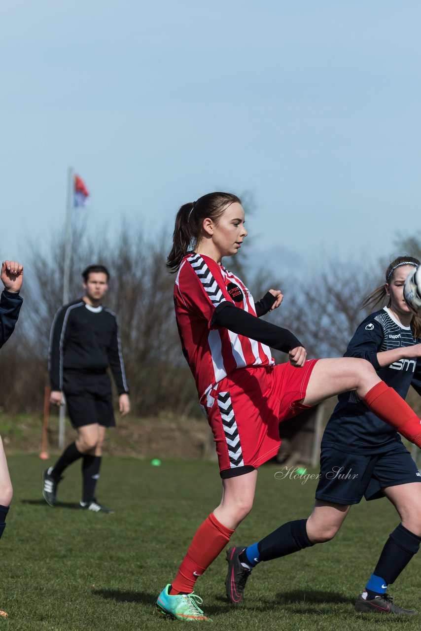 Bild 64 - C-Juniorinnen TSV Zarpen - TuS Tensfeld : Ergebnis: 2:1